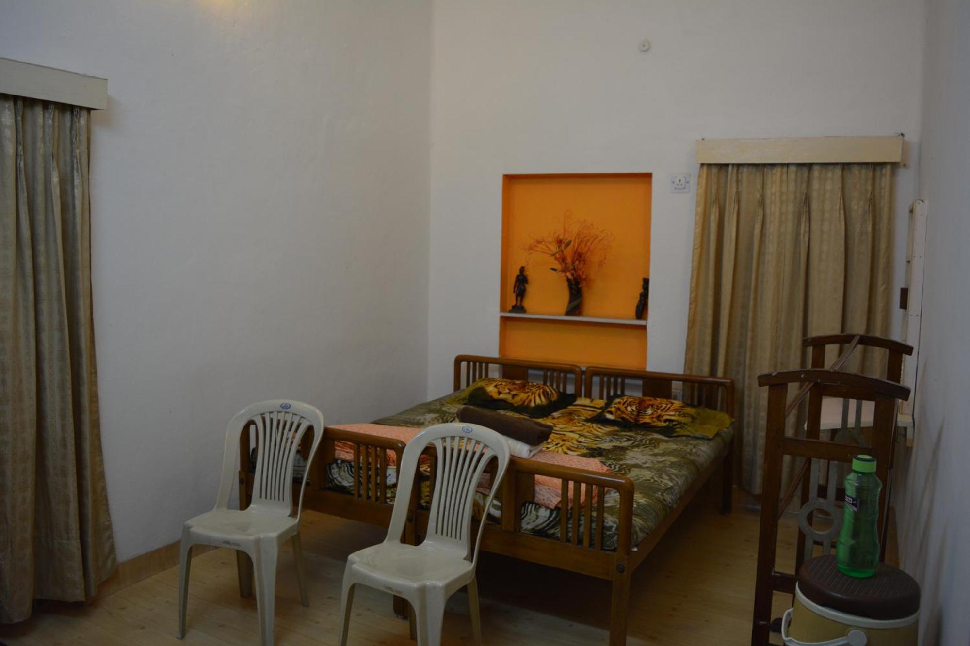 Homestay Jheelam *