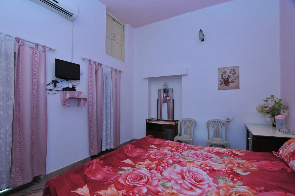 Homestay Jheelam *